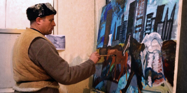 Hans Heiner Buhr at work in his studio. Old Tbilisi, 2012.