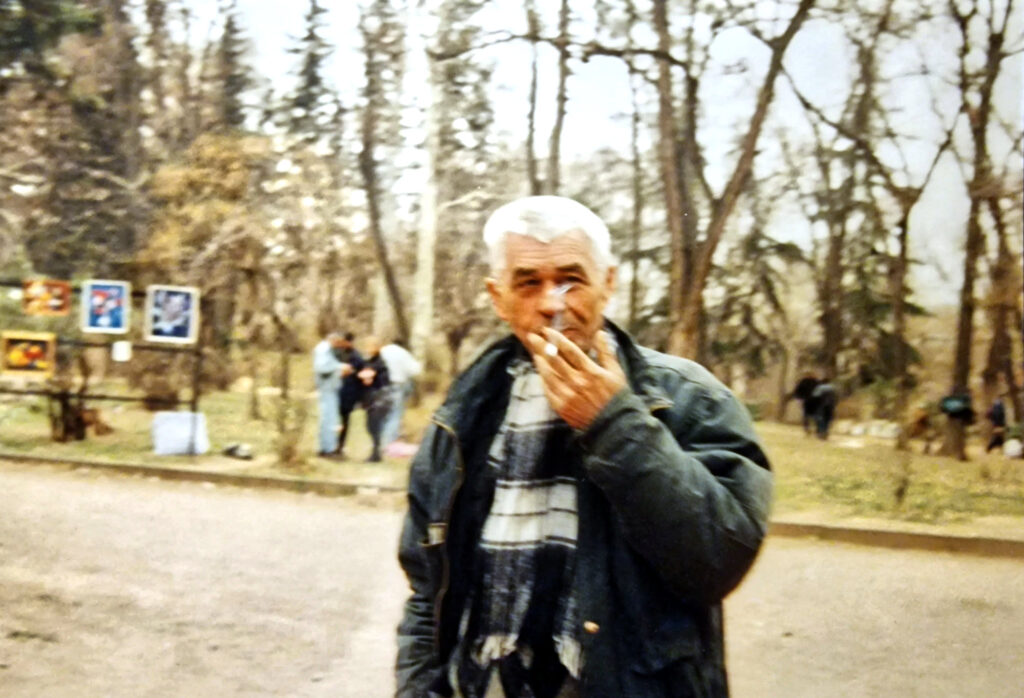 Portrait of Nonconformist artist Otar Chkhartishvili 1998 at Dry Bridge Art Market Tbilisi by Heiner Buhr